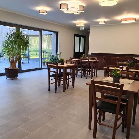 Viesu Nams Upe Hotel Roja Kültér fotó